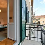 Niteroni Apartment *