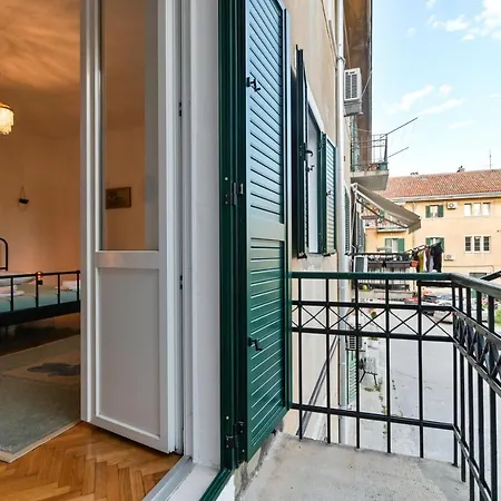 Niteroni Apartament *