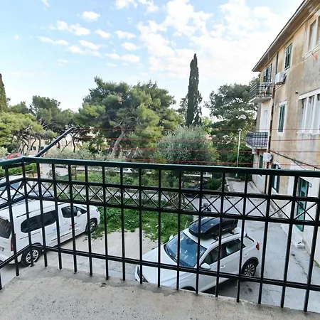 Niteroni Apartament
