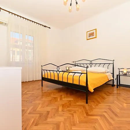 Niteroni Apartament