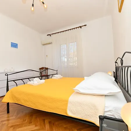 Niteroni Apartament *