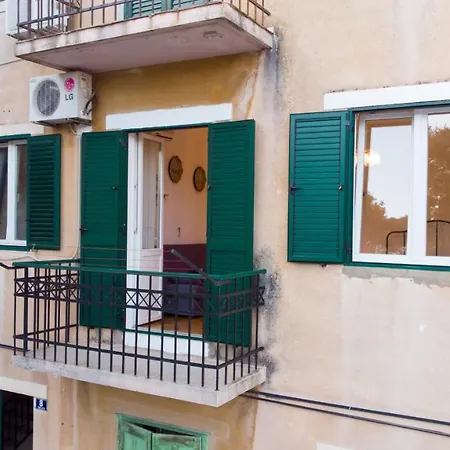 Niteroni Apartment *